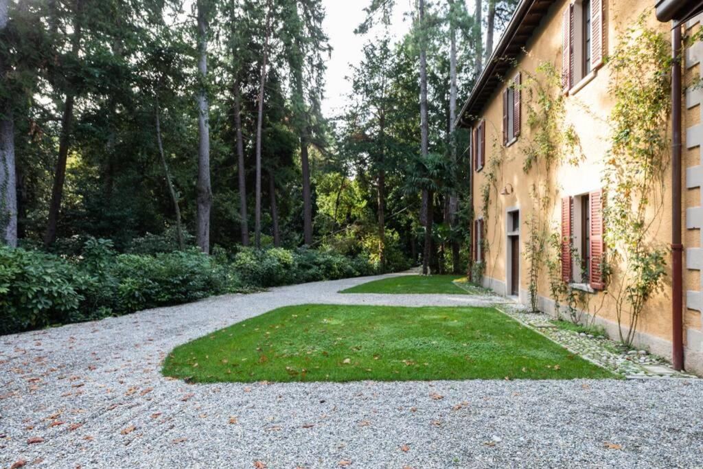 Bilocale Nel Parco Di Villa Erba Cernobbio Exterior photo